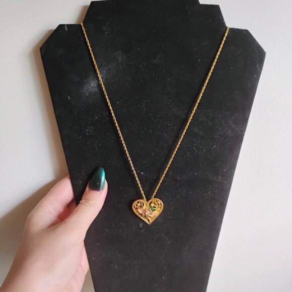 Jewelry - Unique floral necklace